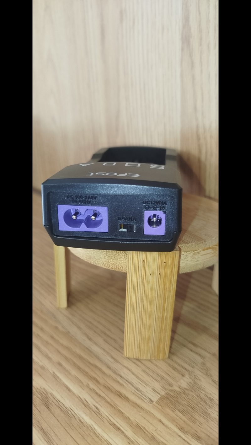 SODA EFEST Chargeur d'accus Lithium sur secteur – Image 2